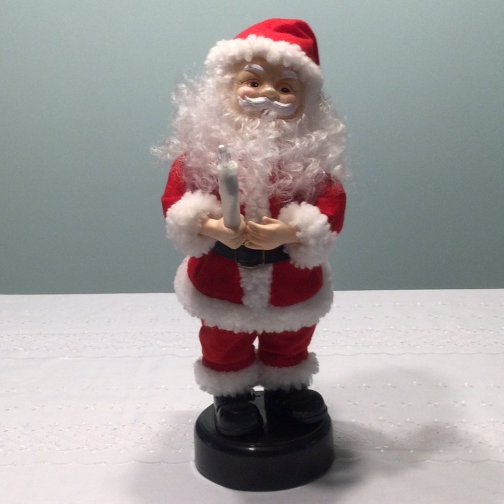 Vintage Santa Claus Plastic Battery Operated Candle Lights Up & Plays Jingle Bel